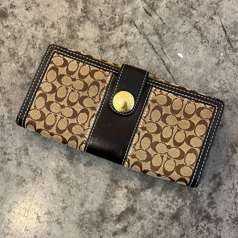 ✨ Coach Signature Canvas Long Wallet